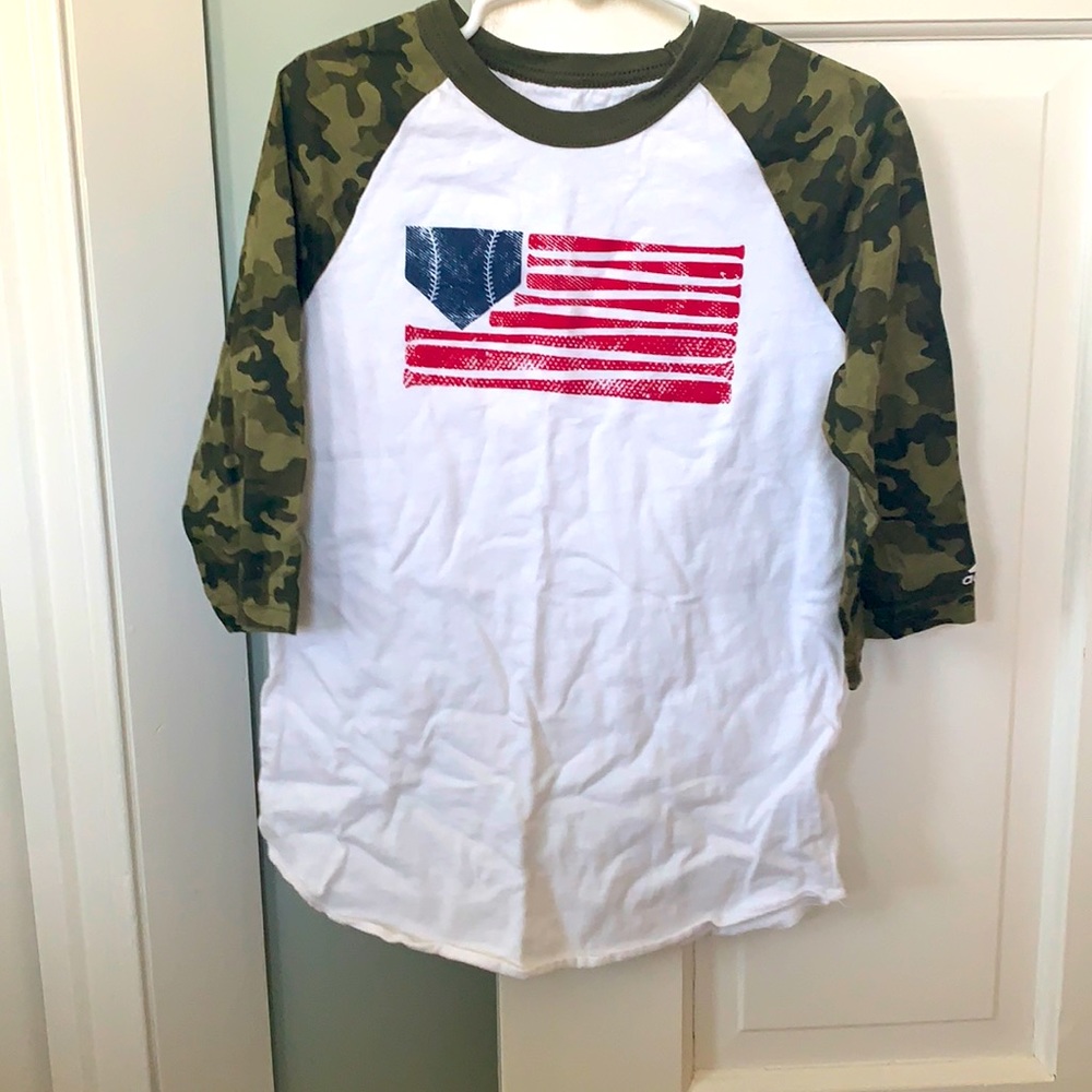 Adidas baseball tee in new condition, boys size S